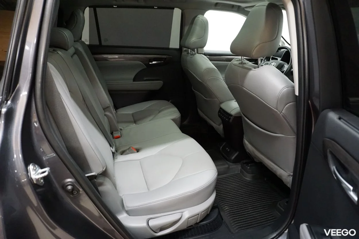Toyota Highlander Premium 2.5 140kW