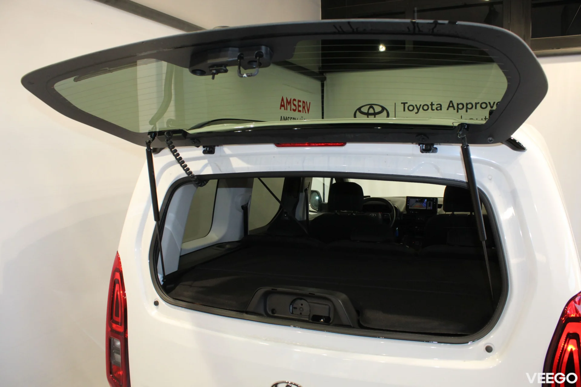 Toyota Proace City Verso Compact Electric Family 62kW