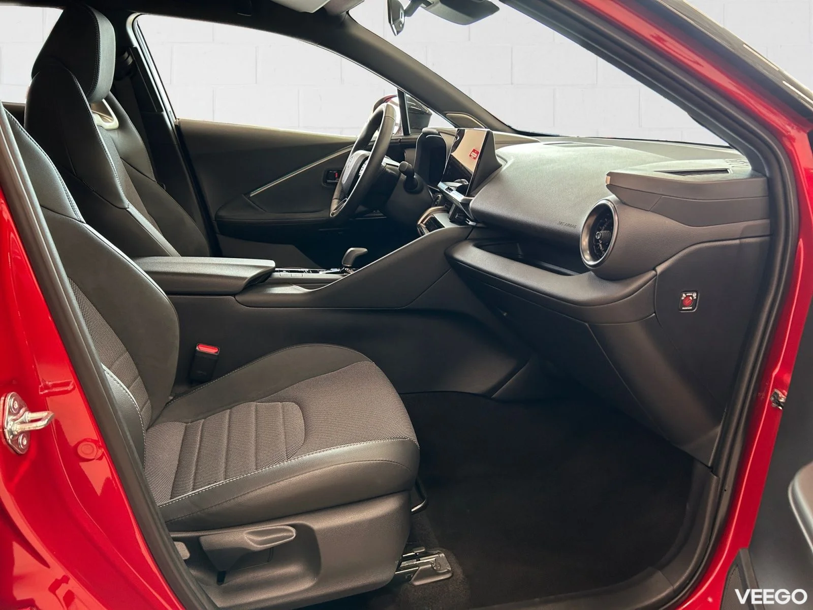Toyota C-HR Luxury Hybrid 1.8 72kW