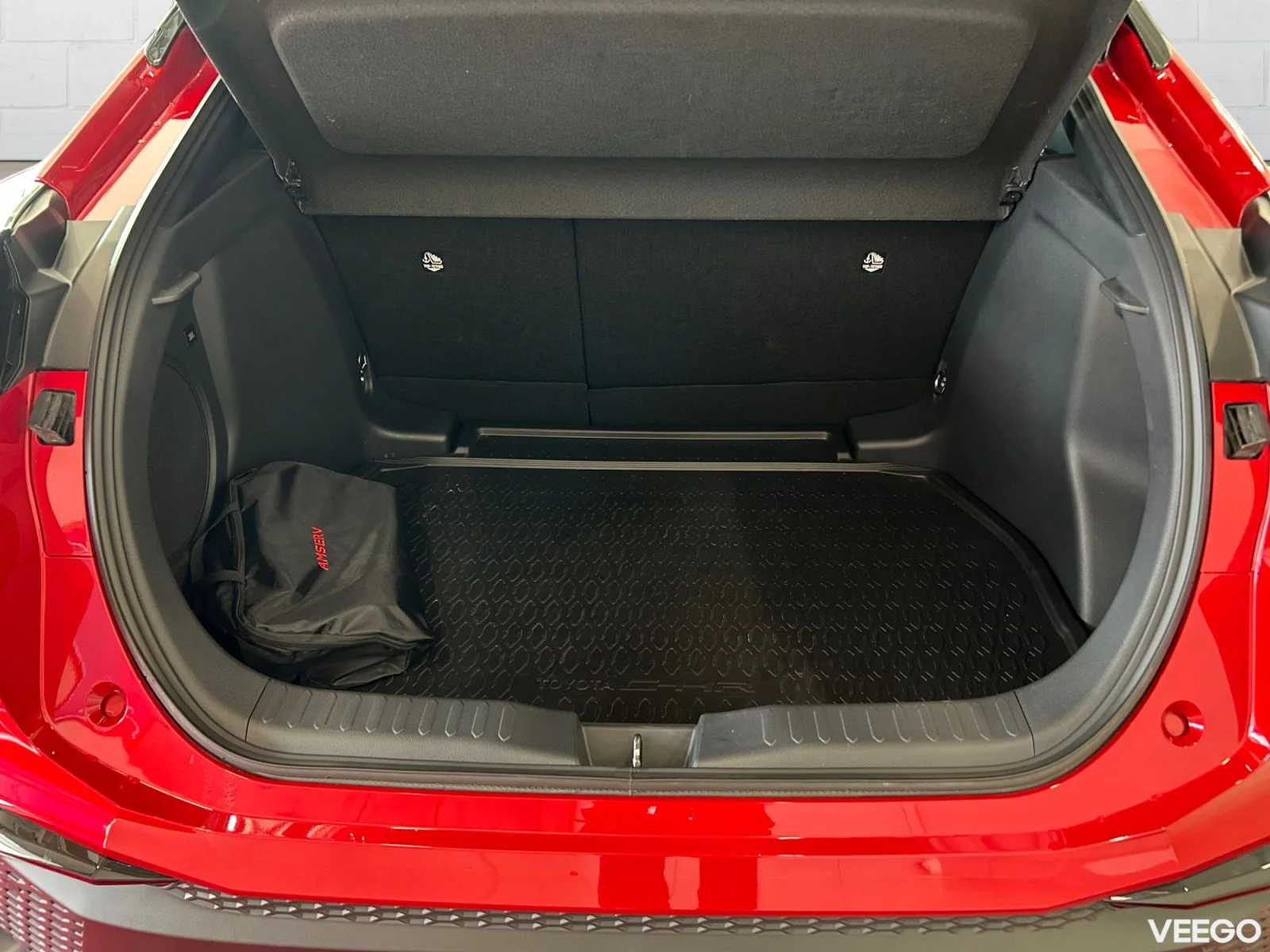 Toyota C-HR Luxury Hybrid 1.8 72kW