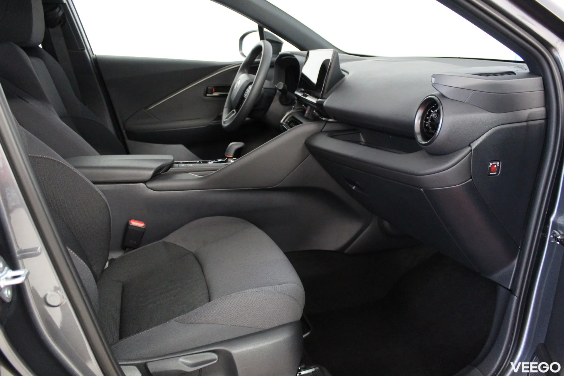 Toyota C-HR Style + Multimedia pakett 1.8 72kW