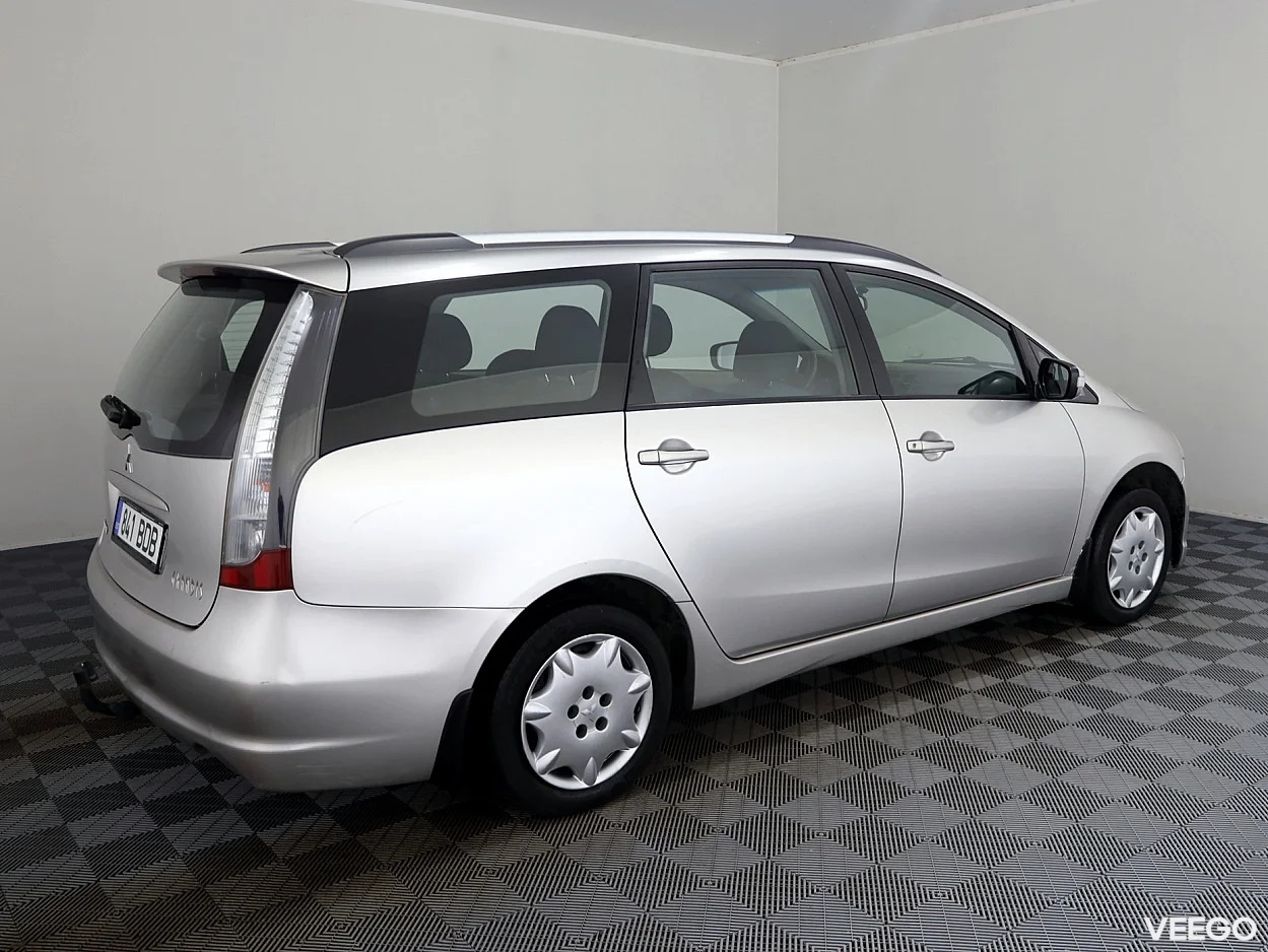 Mitsubishi Grandis 2.4 121kW