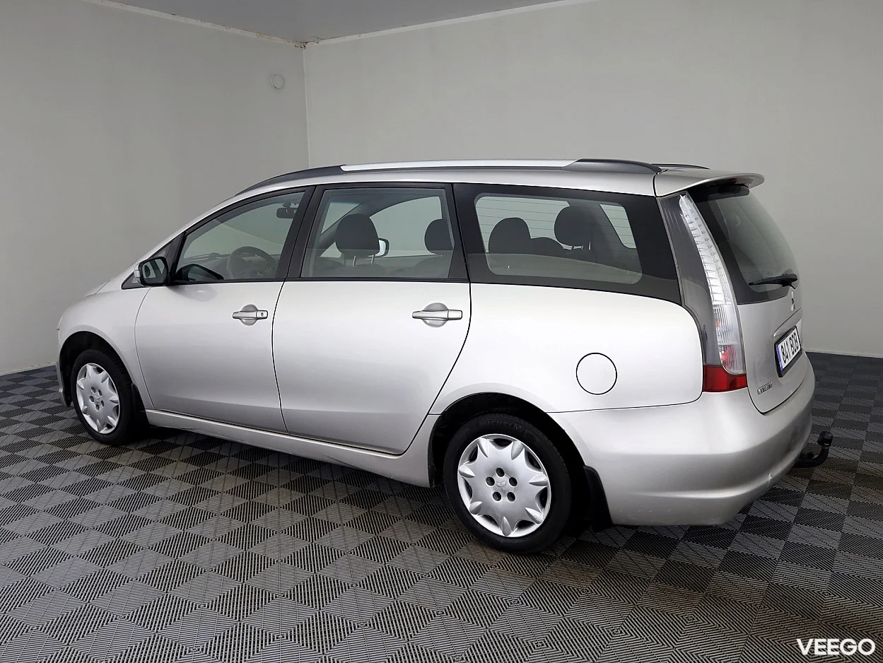 Mitsubishi Grandis 2.4 121kW