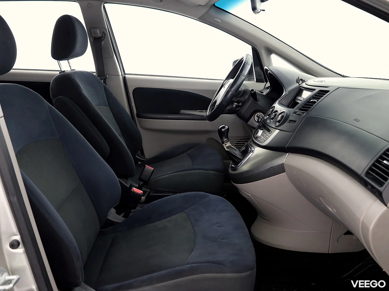 Mitsubishi Grandis 2.4 121kW