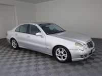 Mercedes-Benz E220 2.1 125kW thumbnail