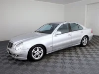 Mercedes-Benz E220 2.1 125kW thumbnail