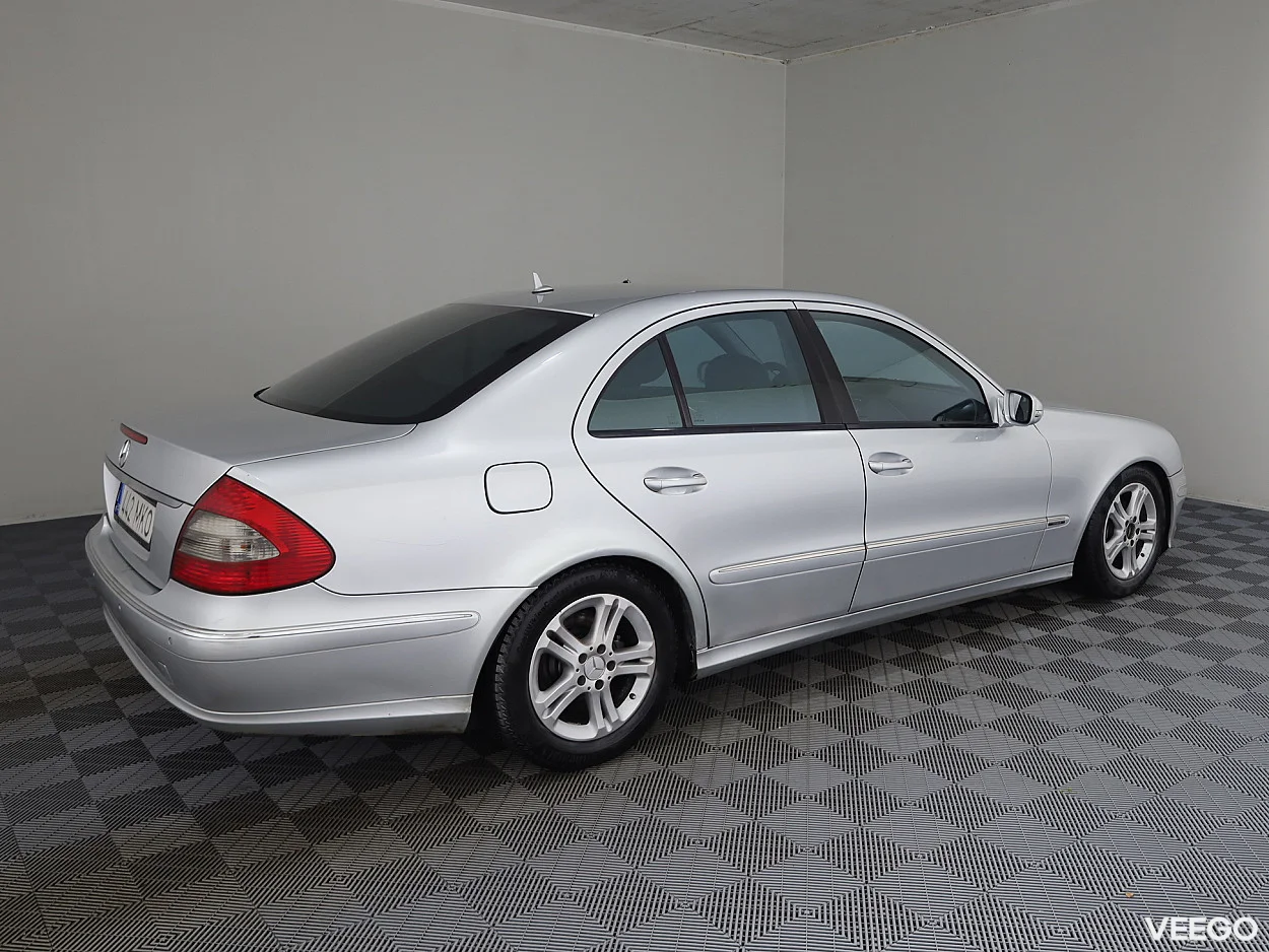Mercedes-Benz E220 2.1 125kW