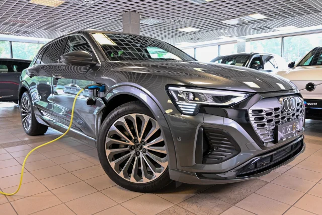 Image of Audi Q8 e-tron QUATTRO B&W LUXURY+ S-LINE SAFETY PRO FULL 300kW