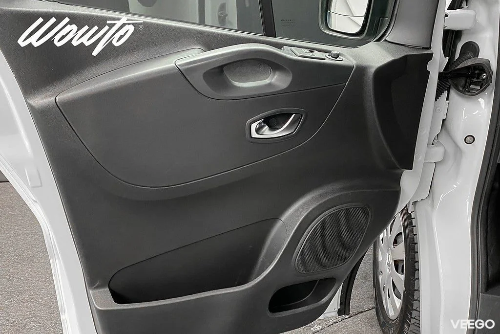 Renault TRAFIC 2.0 dCi EDC 170HK L2 3-Sits /Drag /Värmare 125kW