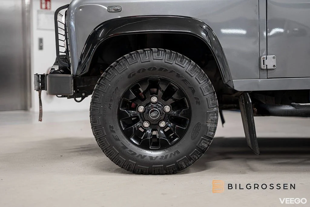 Land Rover Defender Land Rover  Dubbelhytt Pick Up 110 MOMS LEASBAR 90kW