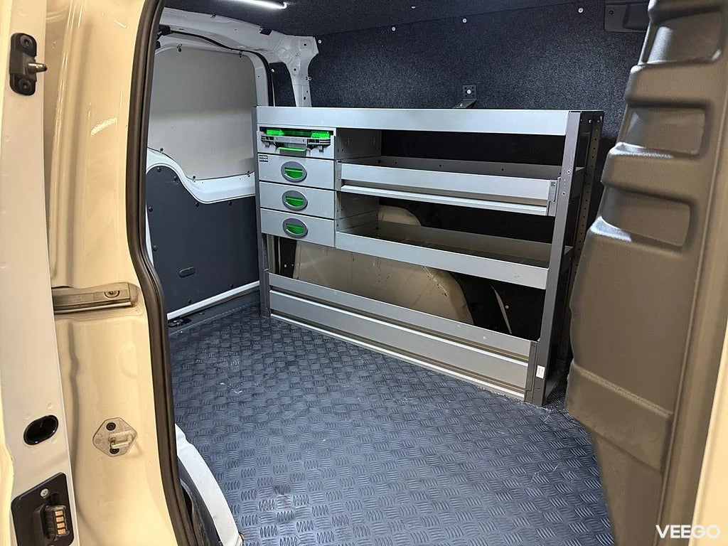 Volkswagen Caddy Cargo 2.0 TDI 4M 122HK /Drag /Värmare /Moms 90kW