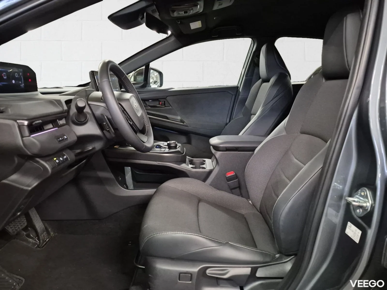 Toyota C-HR + Active 64kW