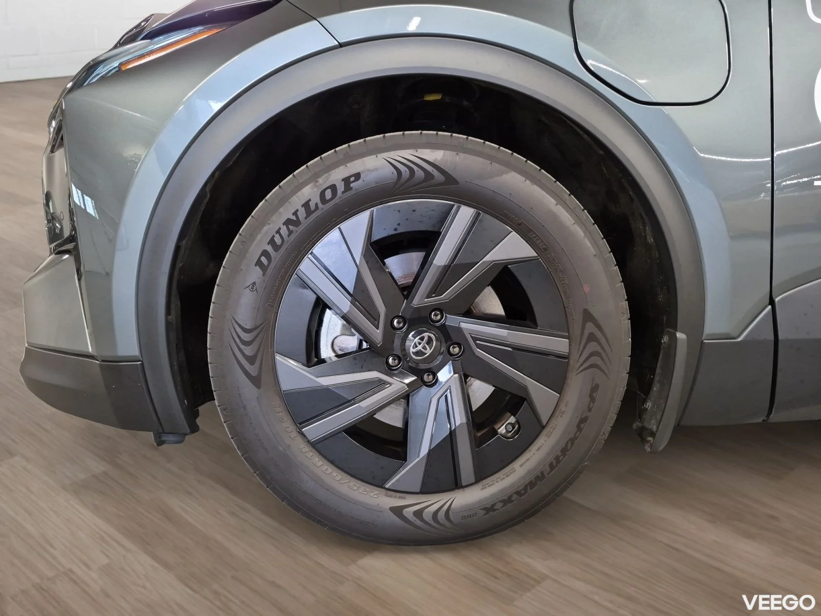 Toyota C-HR + Active 64kW