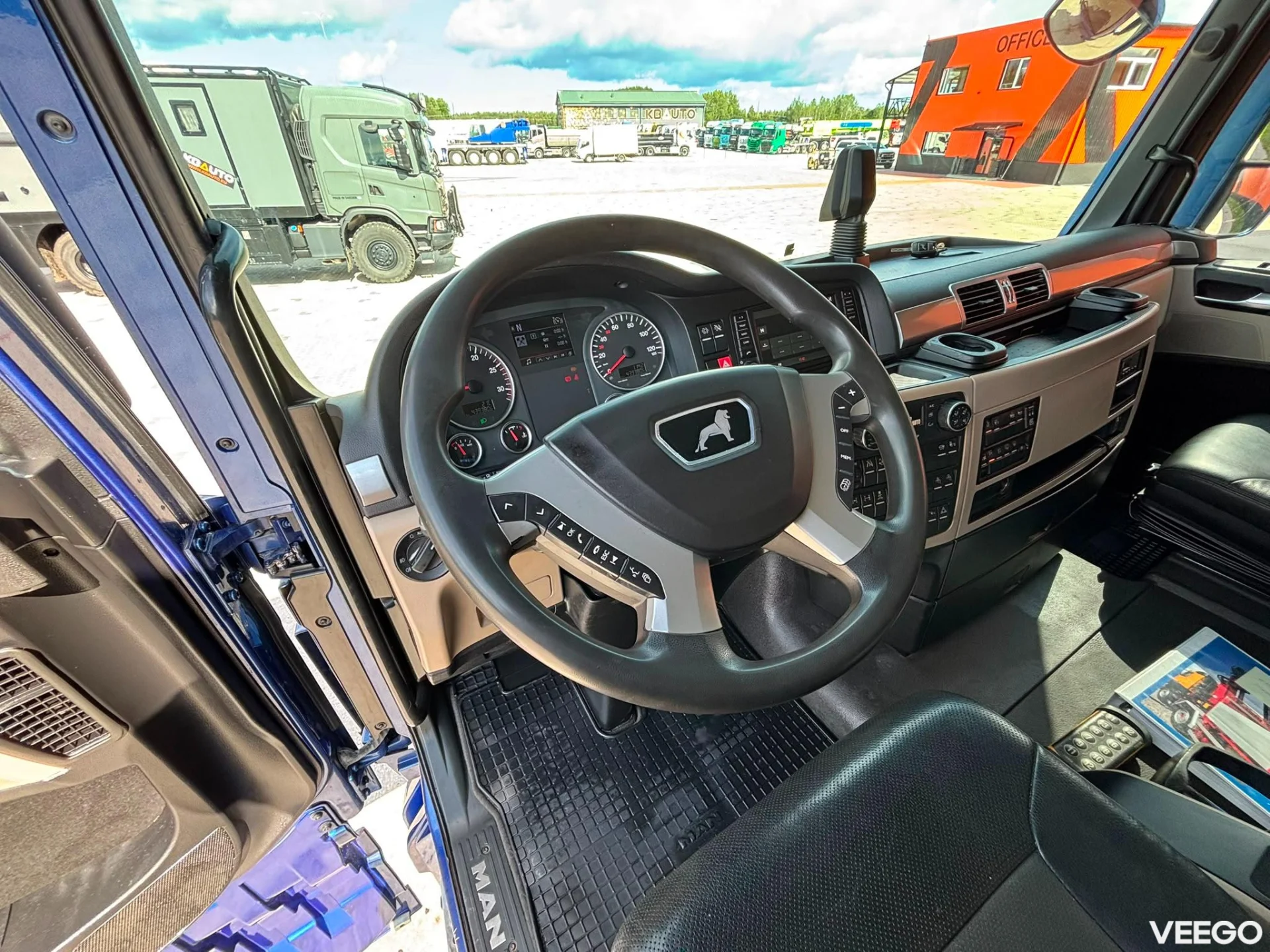 MAN TGX HMF 1920 K6 YEAR 2021 / BOX L=6507 mm 580kW