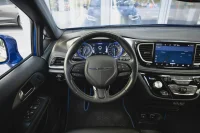 Chrysler Pacifica S 214kW thumbnail