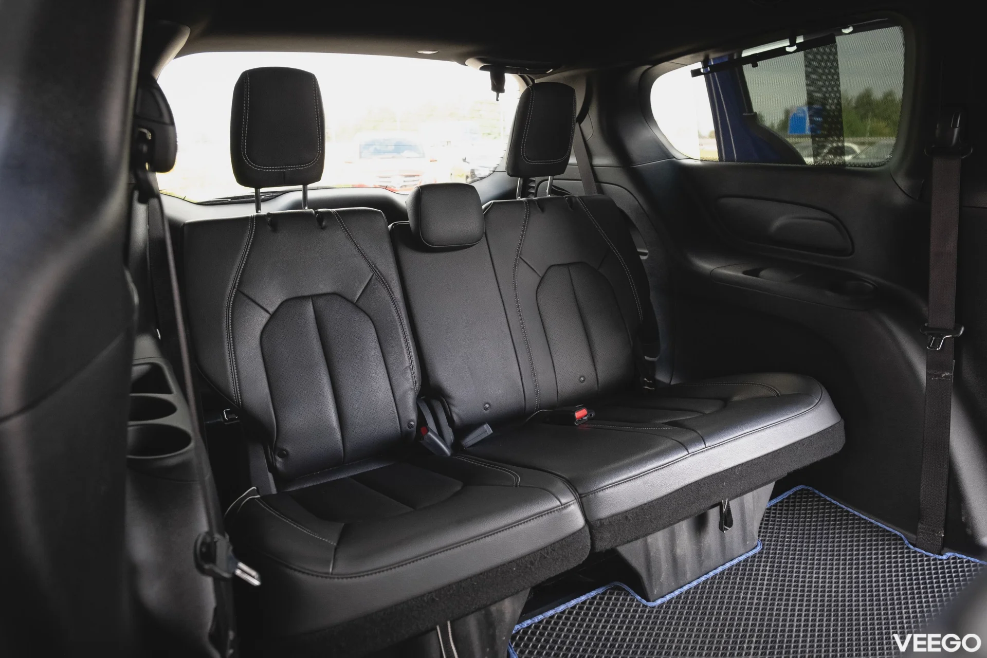 Chrysler Pacifica S 214kW