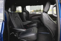 Chrysler Pacifica S 214kW thumbnail
