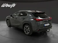 Lexus UX 200 300h E-Four CVT 199HK Premium /Drag /B-Kamera 146kW