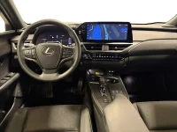 Lexus UX 200 300h E-Four CVT 199HK Premium /Drag /B-Kamera 146kW