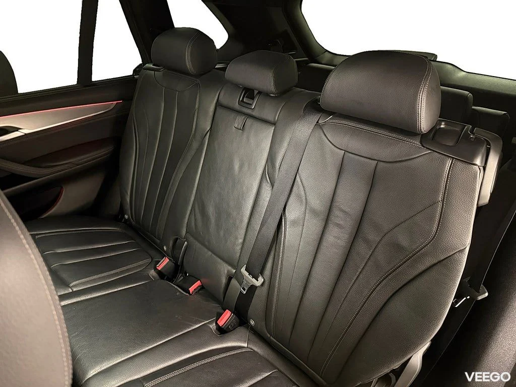 BMW X5 xDrive30d 258HK 7-Sits M-Sport /Innovation /Pano 190kW