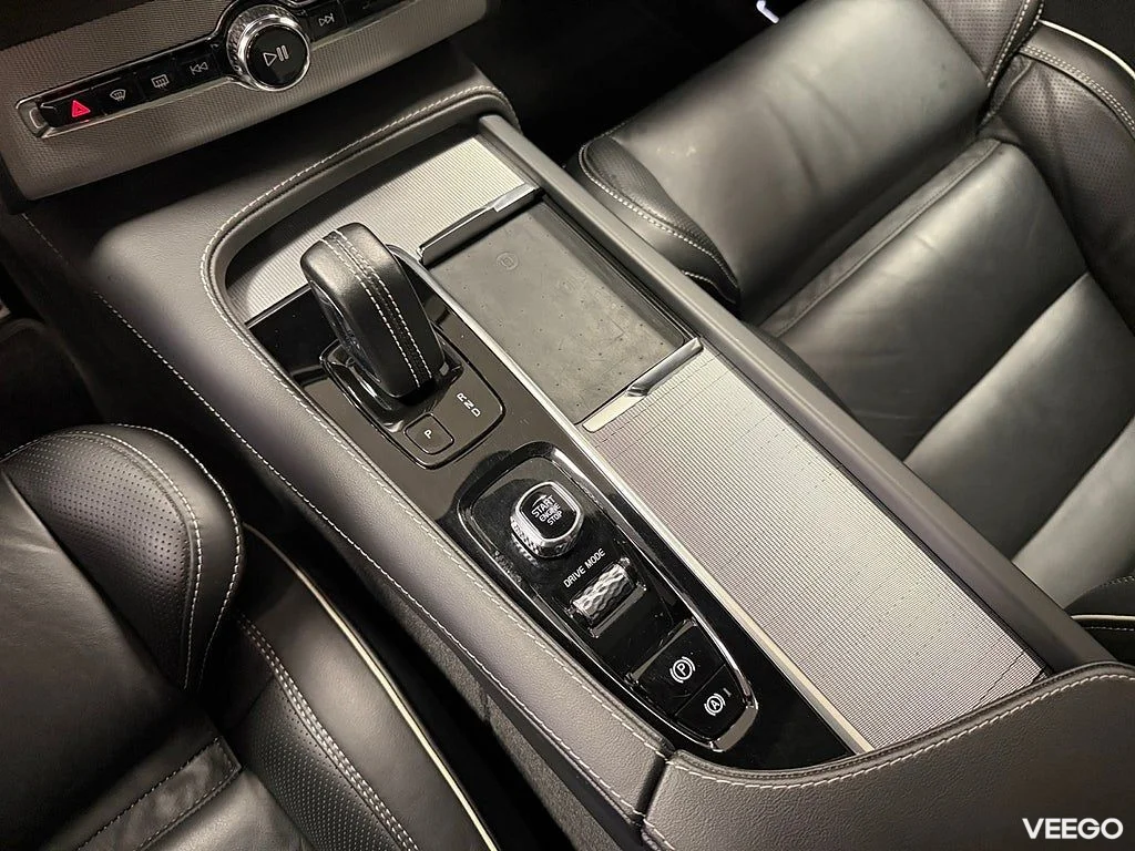 Volvo XC90 T8 AWD 392HK 7-Sits R-Design Pro Edt /B&W /Pano 288kW
