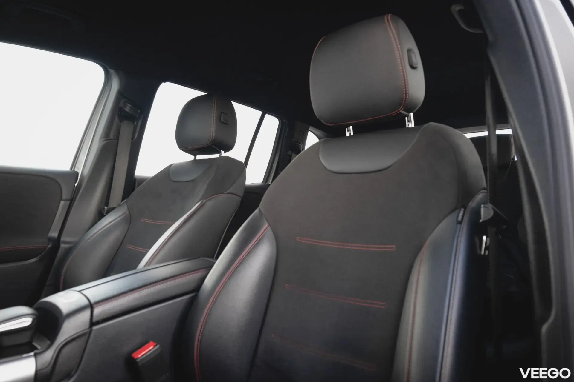 Mercedes-Benz GLB200 AMG Pakett 1.3 120kW