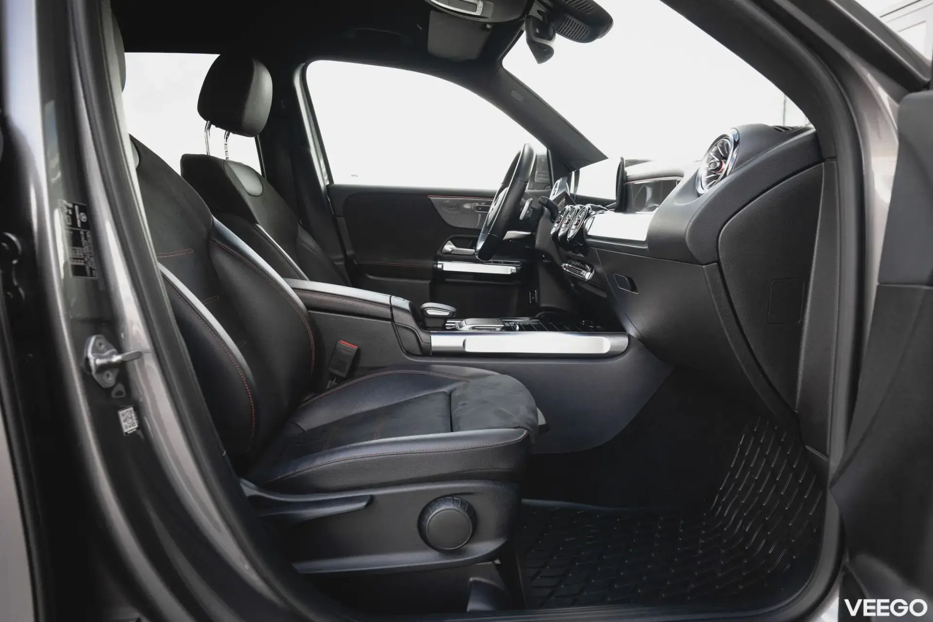 Mercedes-Benz GLB200 AMG Pakett 1.3 120kW