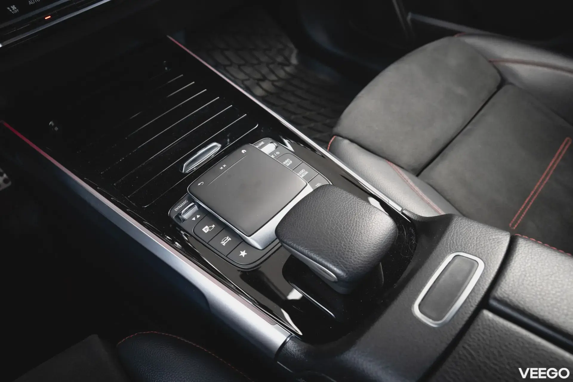 Mercedes-Benz GLB200 AMG Pakett 1.3 120kW