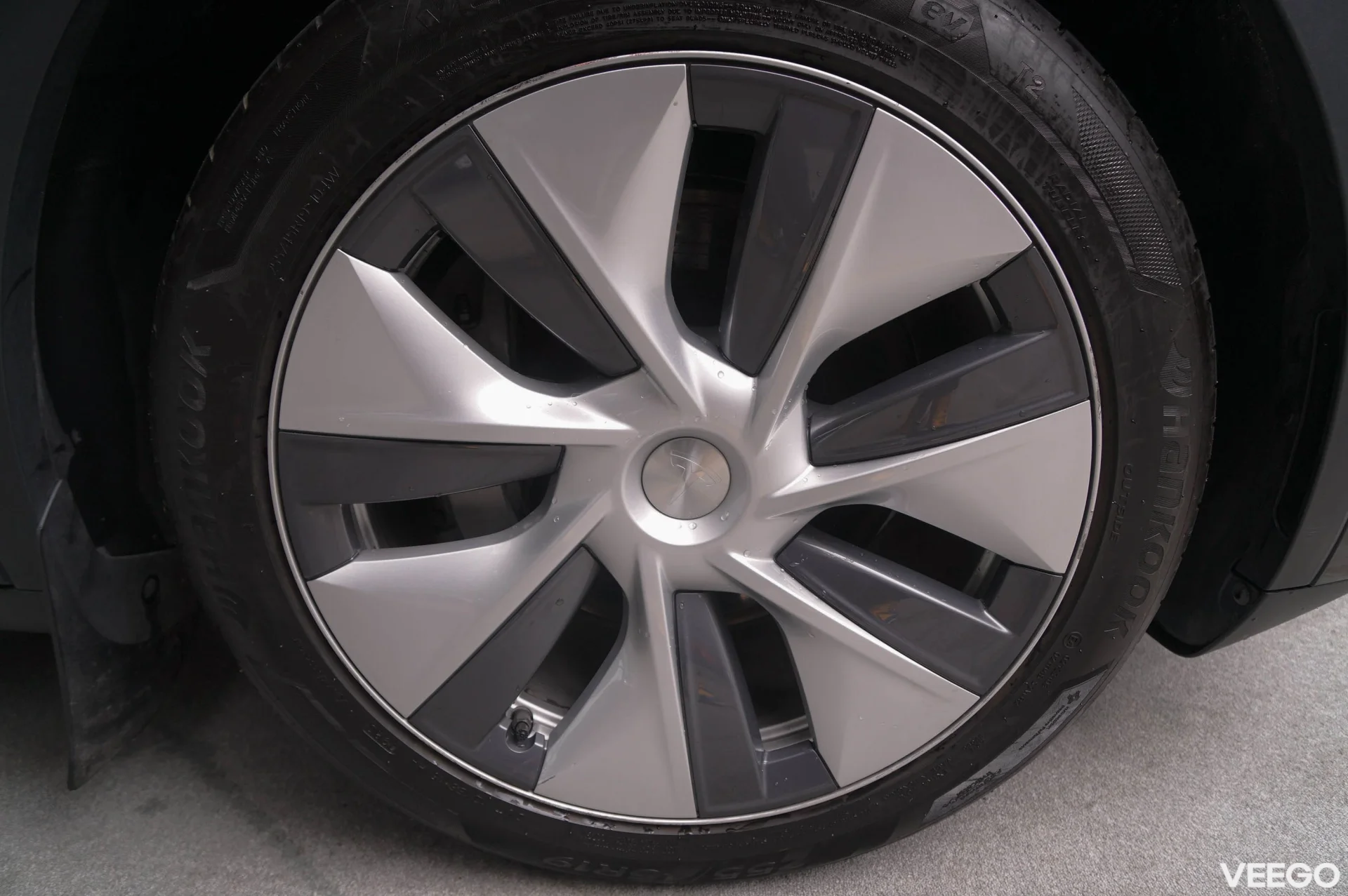 Tesla Model Y LONG RANGE DUAL MOTOR AWD 378kW