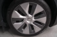Tesla Model Y LONG RANGE DUAL MOTOR AWD 378kW thumbnail