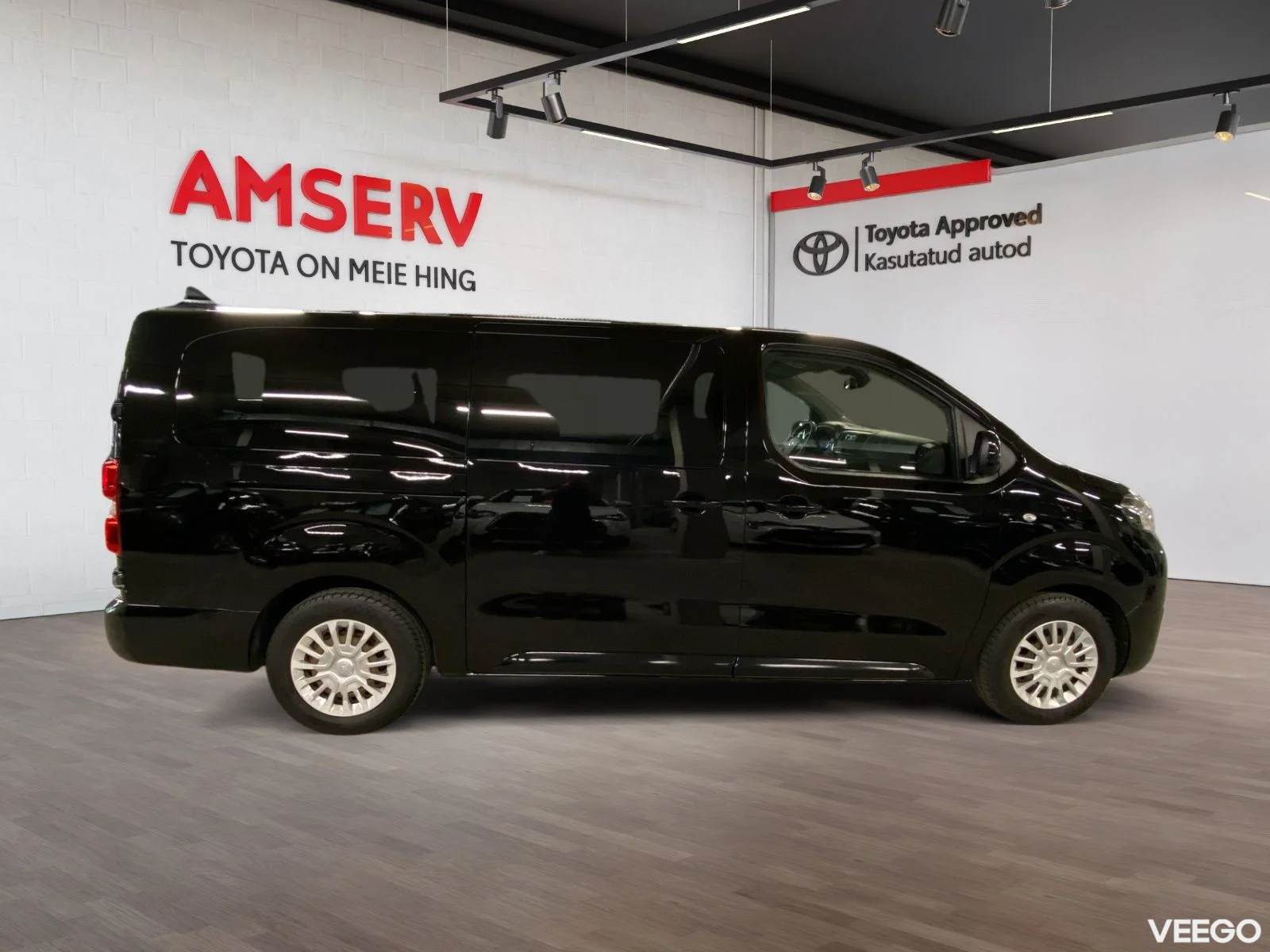 Toyota Proace Verso Long Single side door Shuttle 85kW