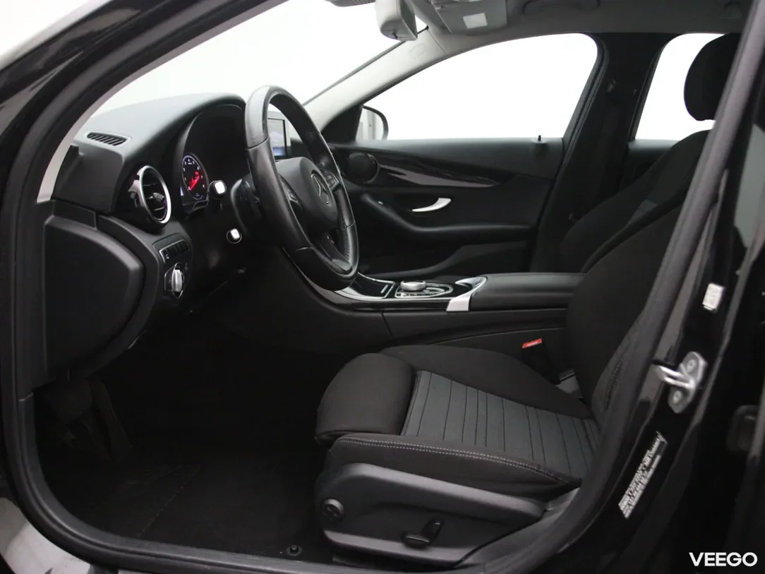 Mercedes-Benz C350 2 205kW