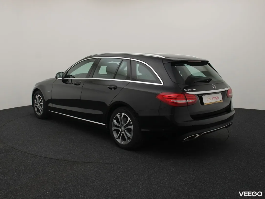 Mercedes-Benz C350 2 205kW