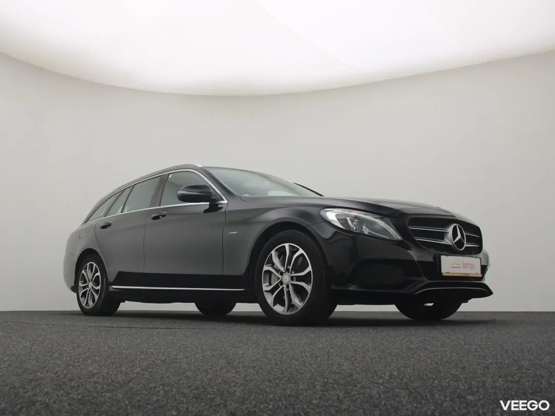 Mercedes-Benz C350 2 205kW
