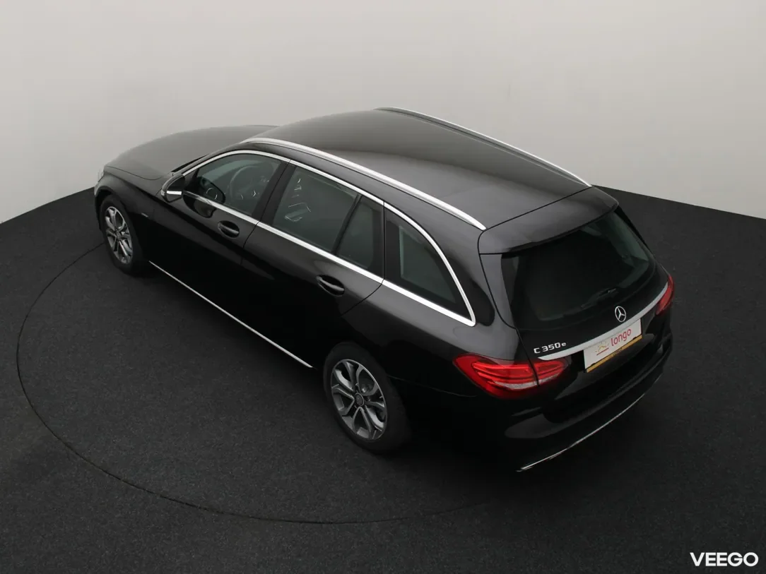 Mercedes-Benz C350 2 205kW