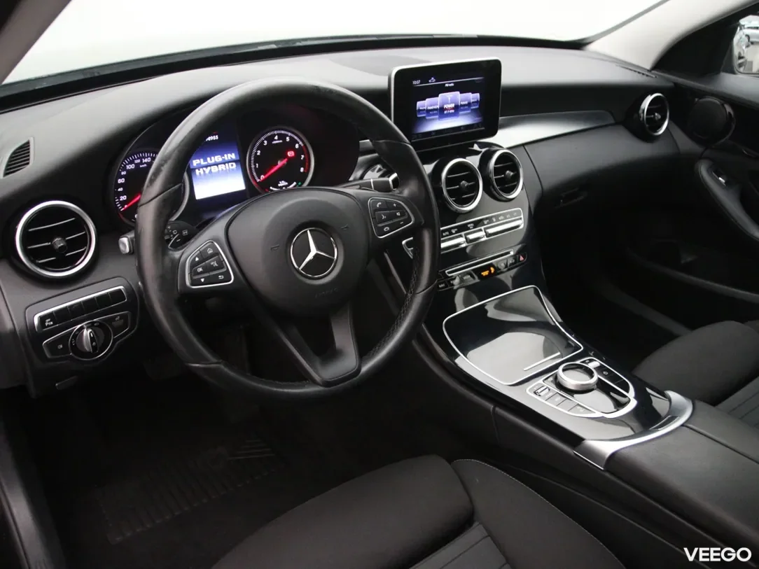 Mercedes-Benz C350 2 205kW