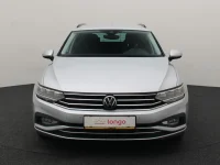 Volkswagen Passat 2 147kW thumbnail