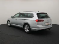 Volkswagen Passat 2 147kW thumbnail