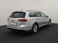 Volkswagen Passat 2 147kW thumbnail
