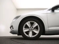 Volkswagen Passat 2 147kW thumbnail