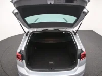Volkswagen Passat 2 147kW thumbnail