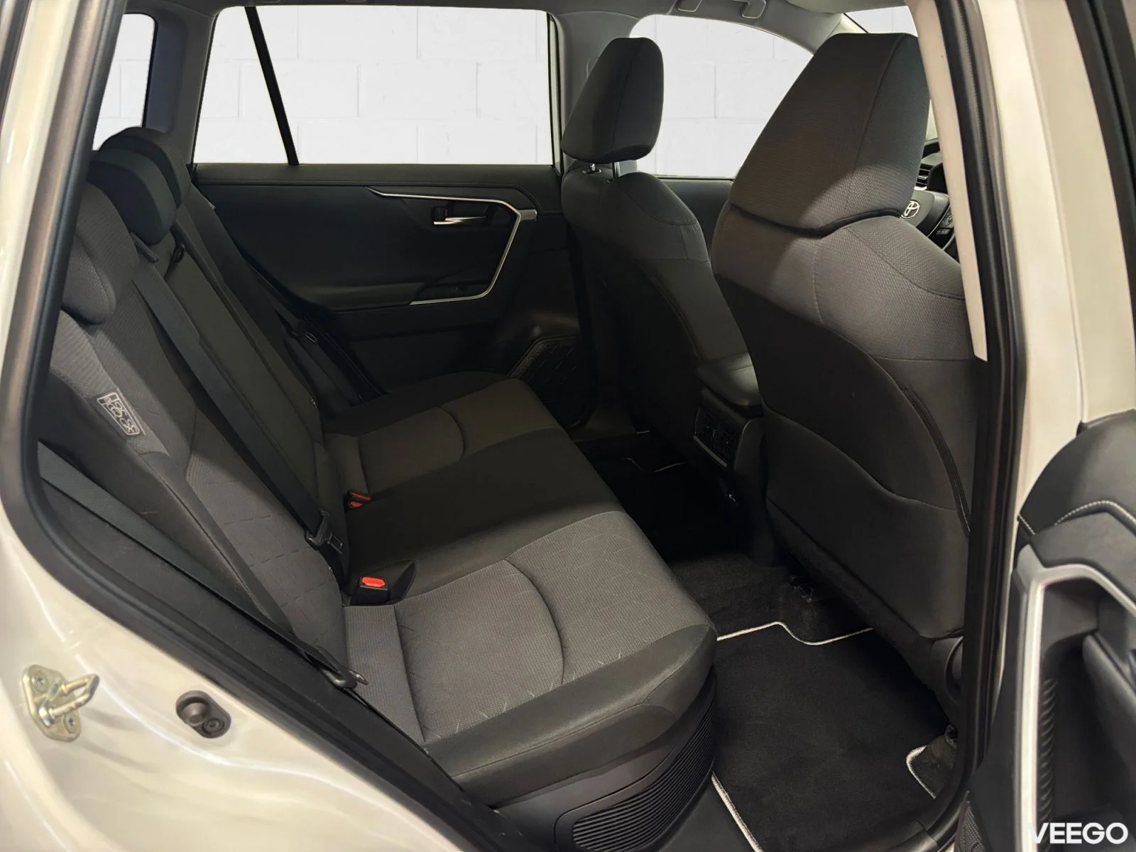 Toyota RAV4 Luxury + Comfort pakett 2.5 131kW