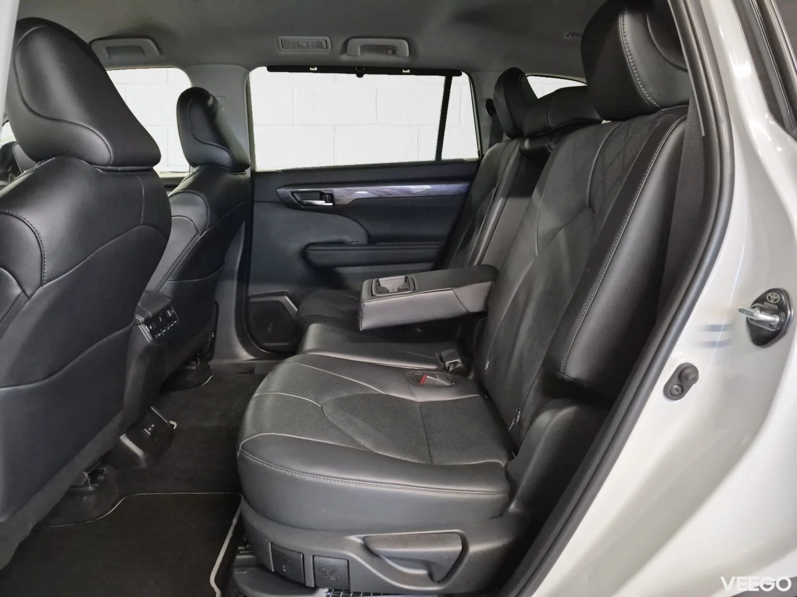 Toyota Highlander Premium AWD 2.5 140kW
