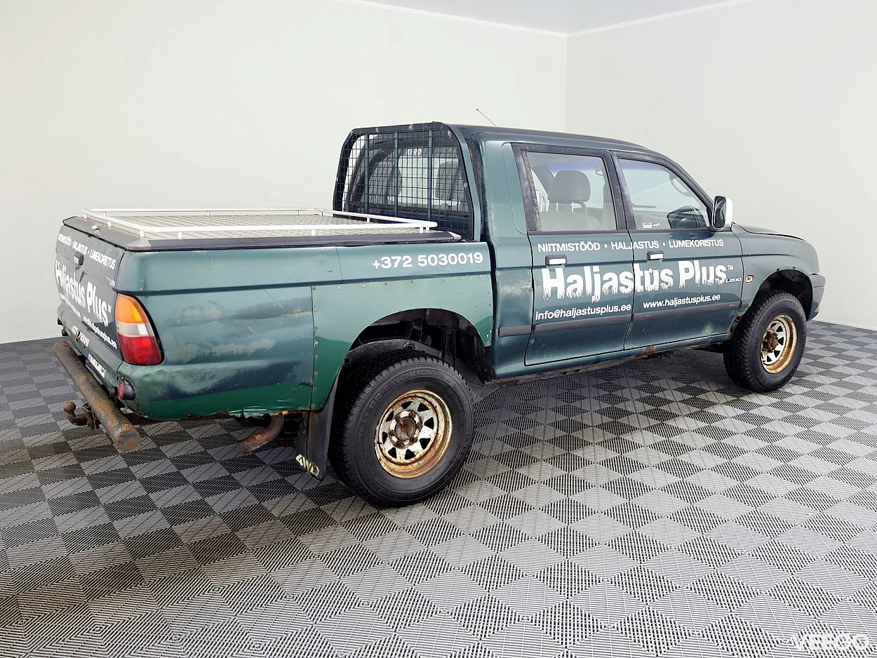 Mitsubishi L200 2.5 73kW