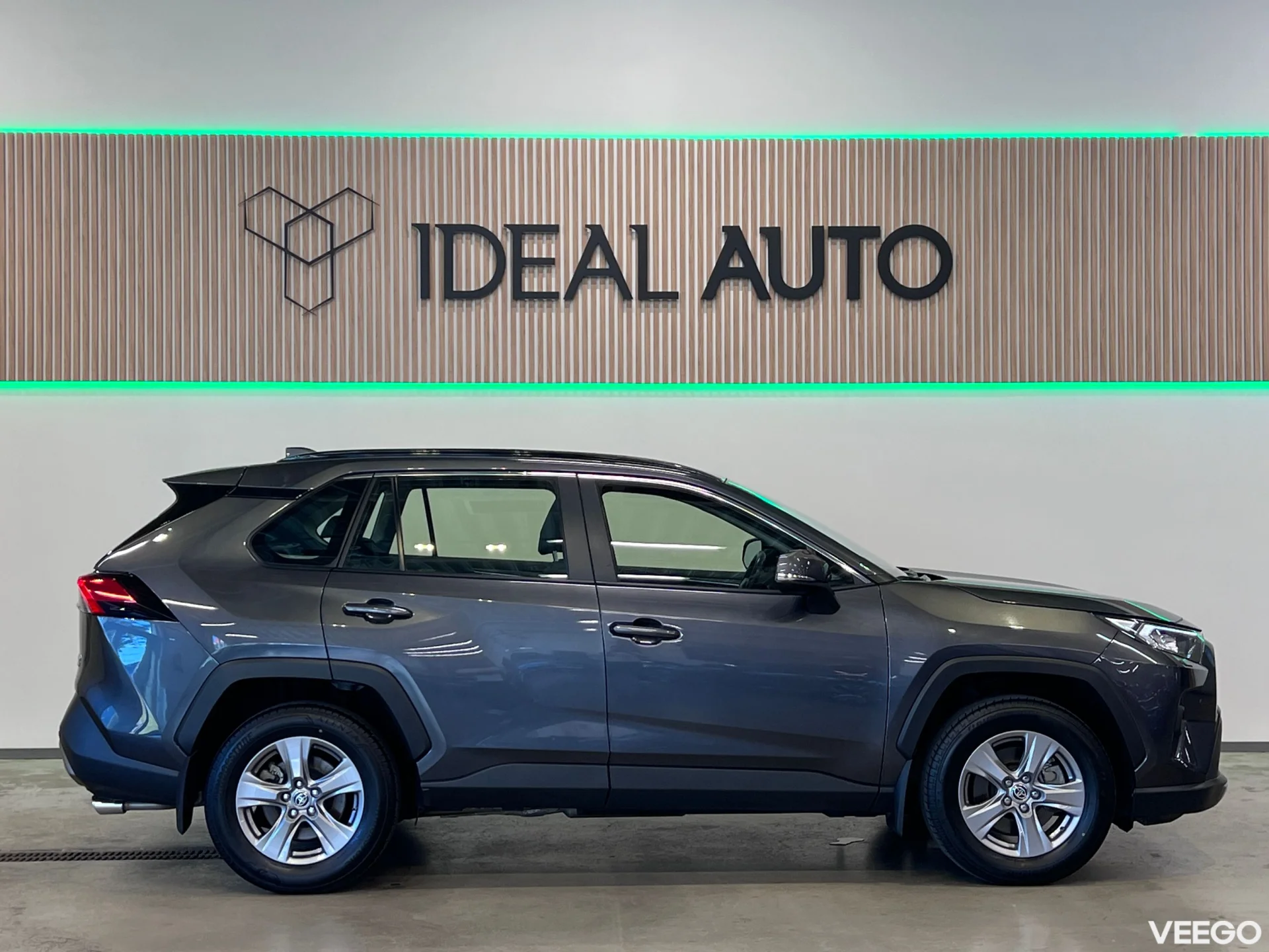 Toyota RAV4 - 2.5 131kW