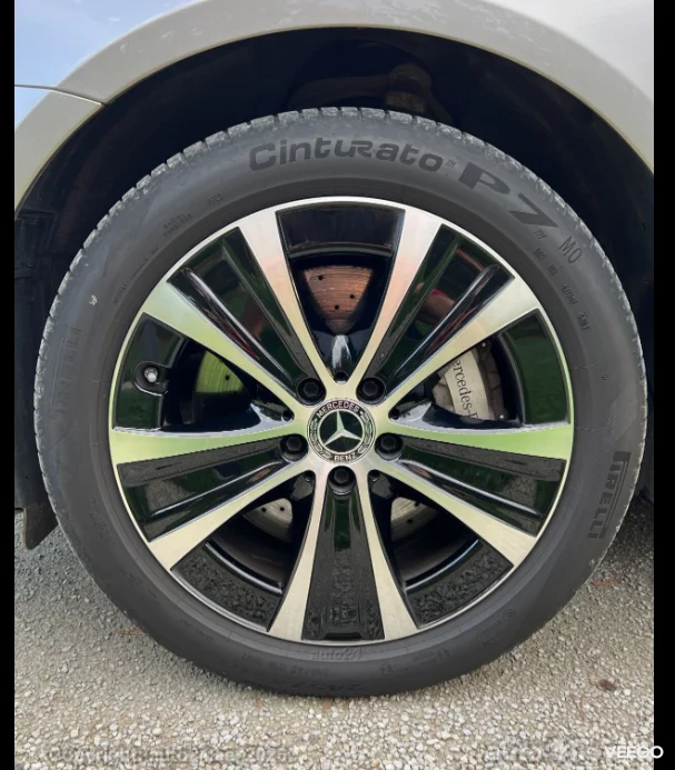 Mercedes-Benz E300 de 2.0 143kW