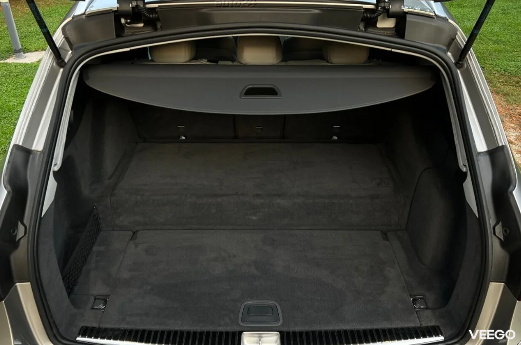 Mercedes-Benz E300 de 2.0 143kW