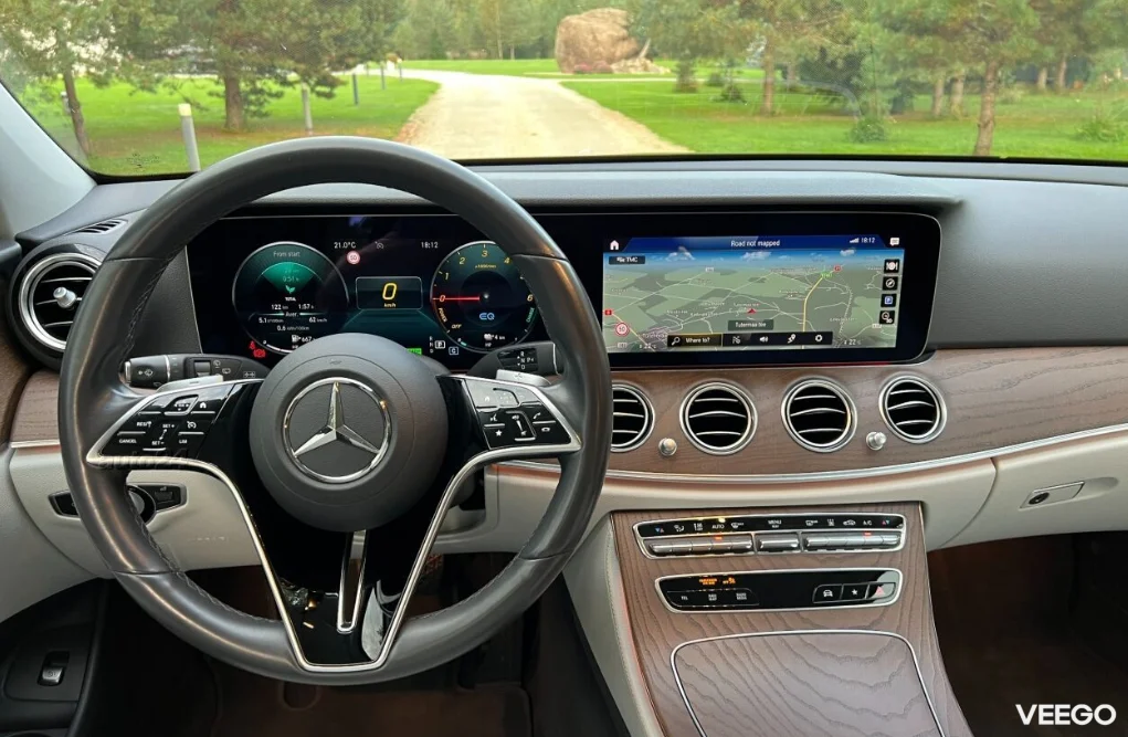 Mercedes-Benz E300 de 2.0 143kW