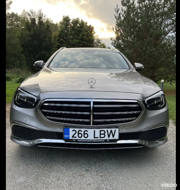 Mercedes-Benz E300 de 2.0 143kW