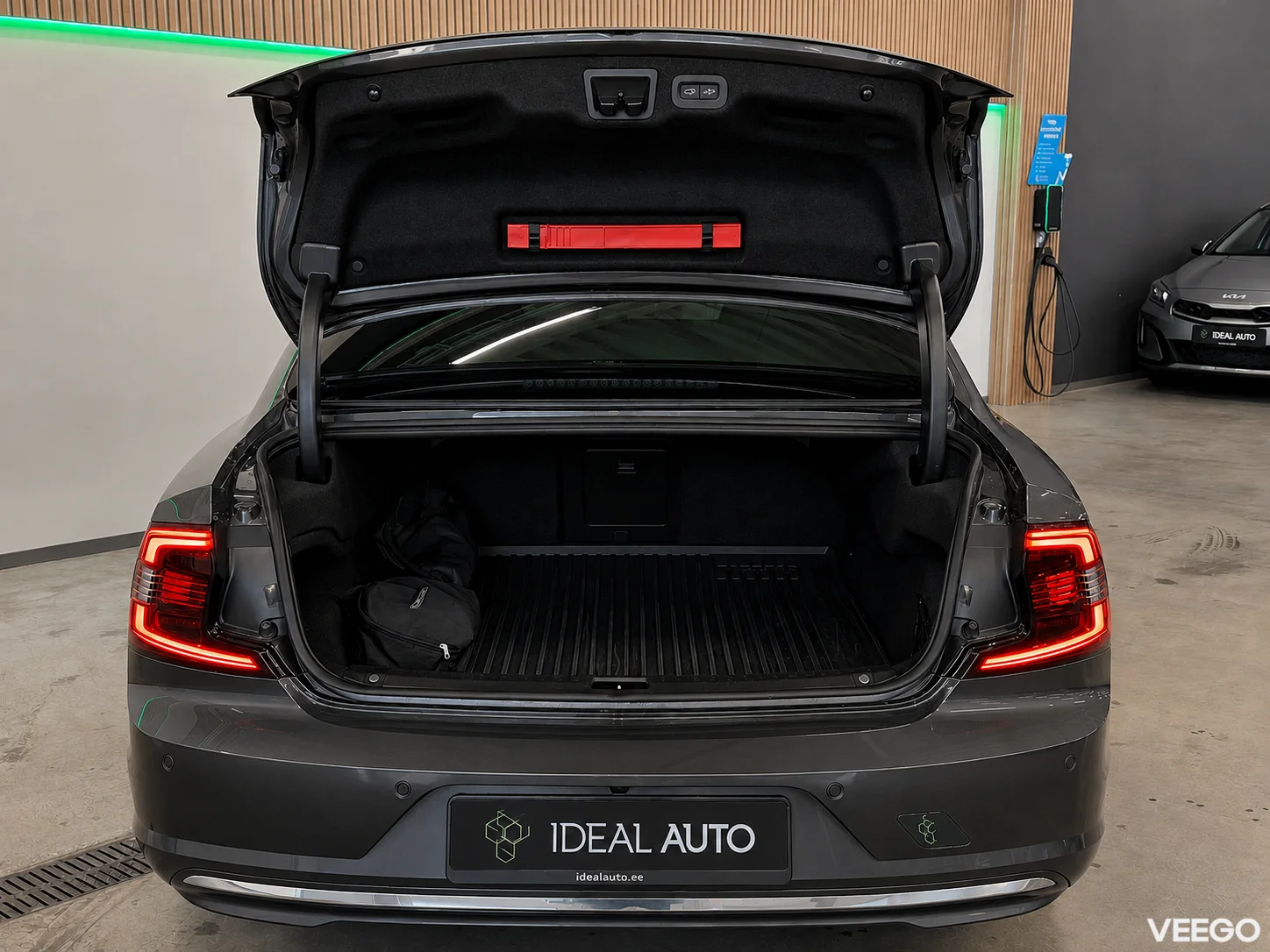 Volvo S90 Ultimate Bright AT AWD 220kW